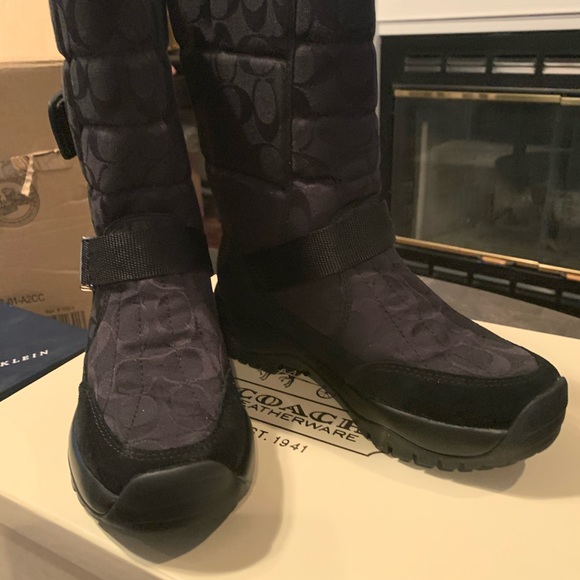 Coach size 7 winter vibram boots - Picture 3 of 3